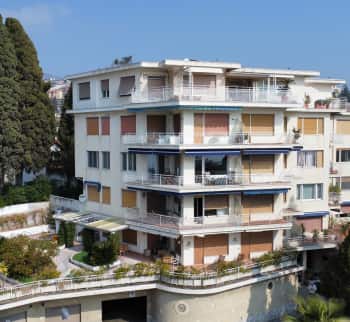 Fem roms leilighet i San Remo